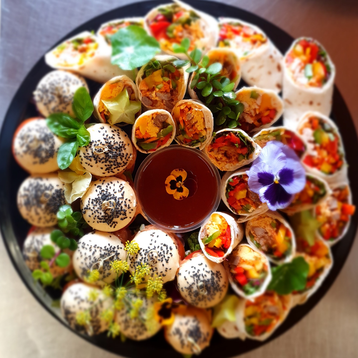 PLAT-37 Wrap & Mini Burger Platter