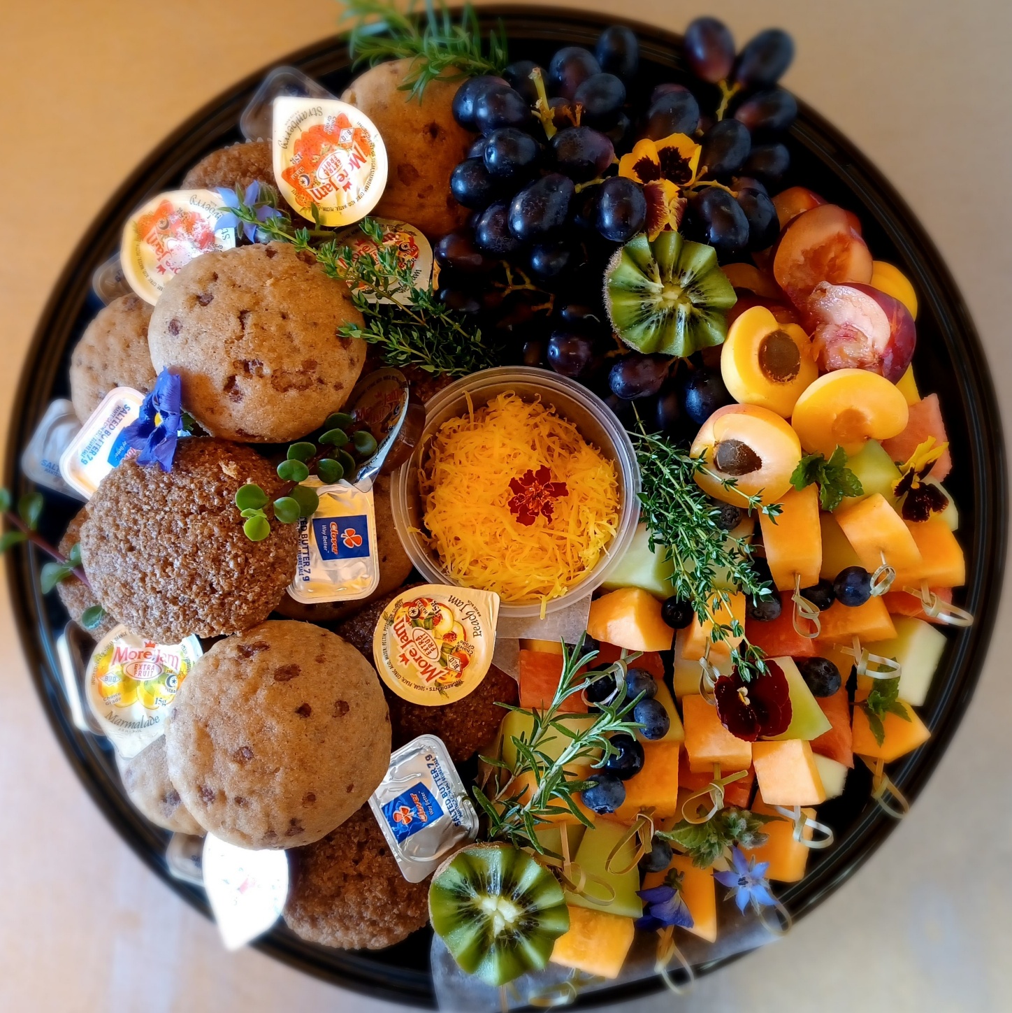 PLAT-9 Muffin & Seasonal Fruit Platter