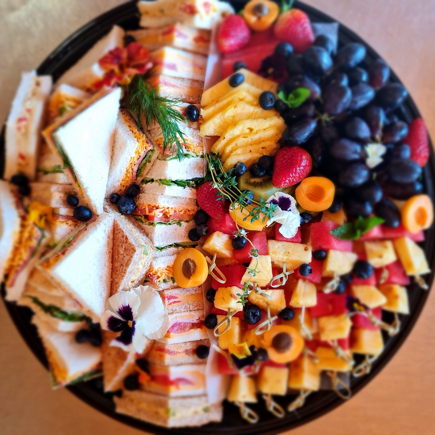 PLAT-10 Muffin, Sandwich & Seasonal Fruit Platter